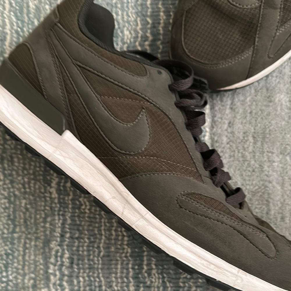 Nike Men's Black Sneakers